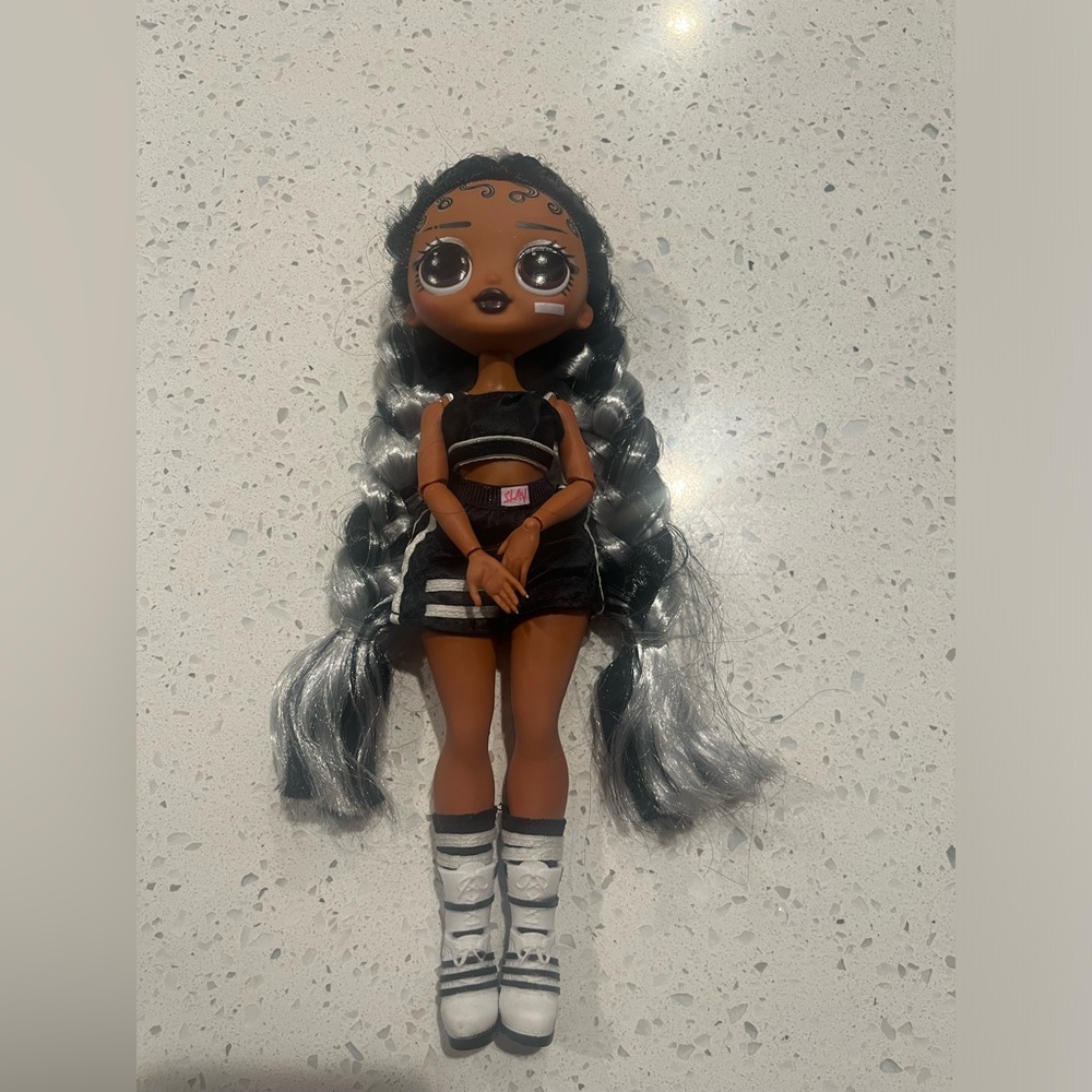 L.O.L. Surprise! O.M.G. Dance Dance Dance B-Gurl fashion doll 9in